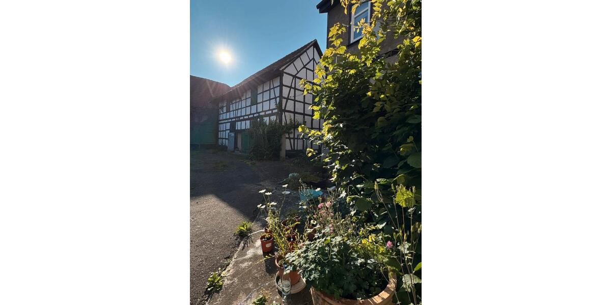 Mehrfamilienhaus, Wohnhaus Drei Gleichen - 16 Zimmer, 300 m&sup2;, 180.000&euro; | Angebot:26300500