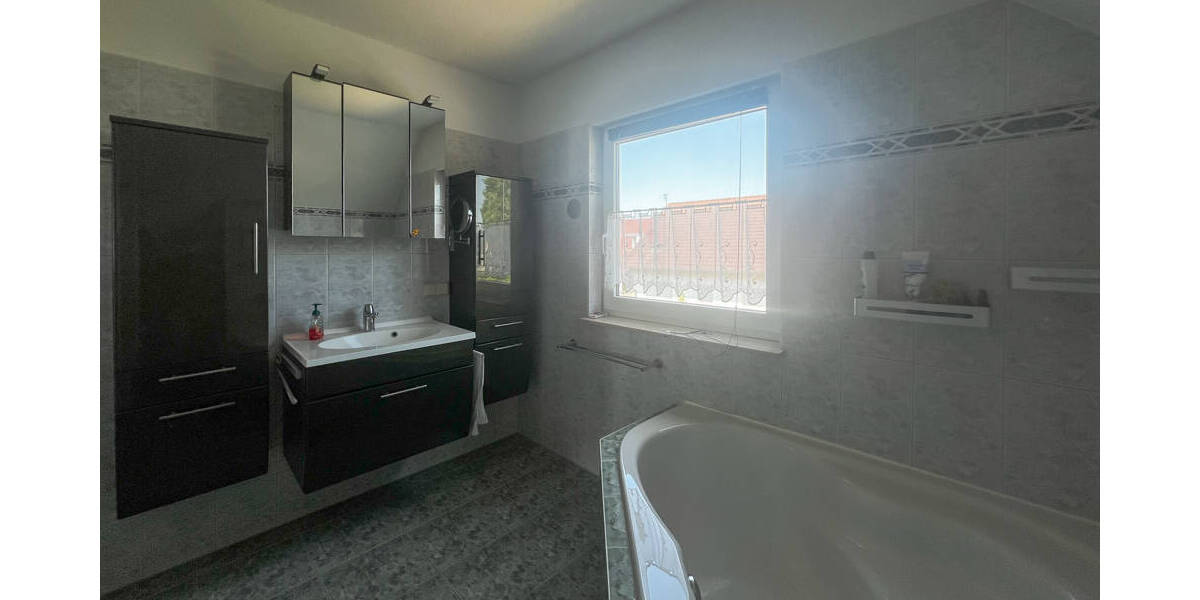 Einfamilienhaus Herbsleben - 4 Zimmer, 117 m&sup2;, 357.000&euro; | Angebot:25728497