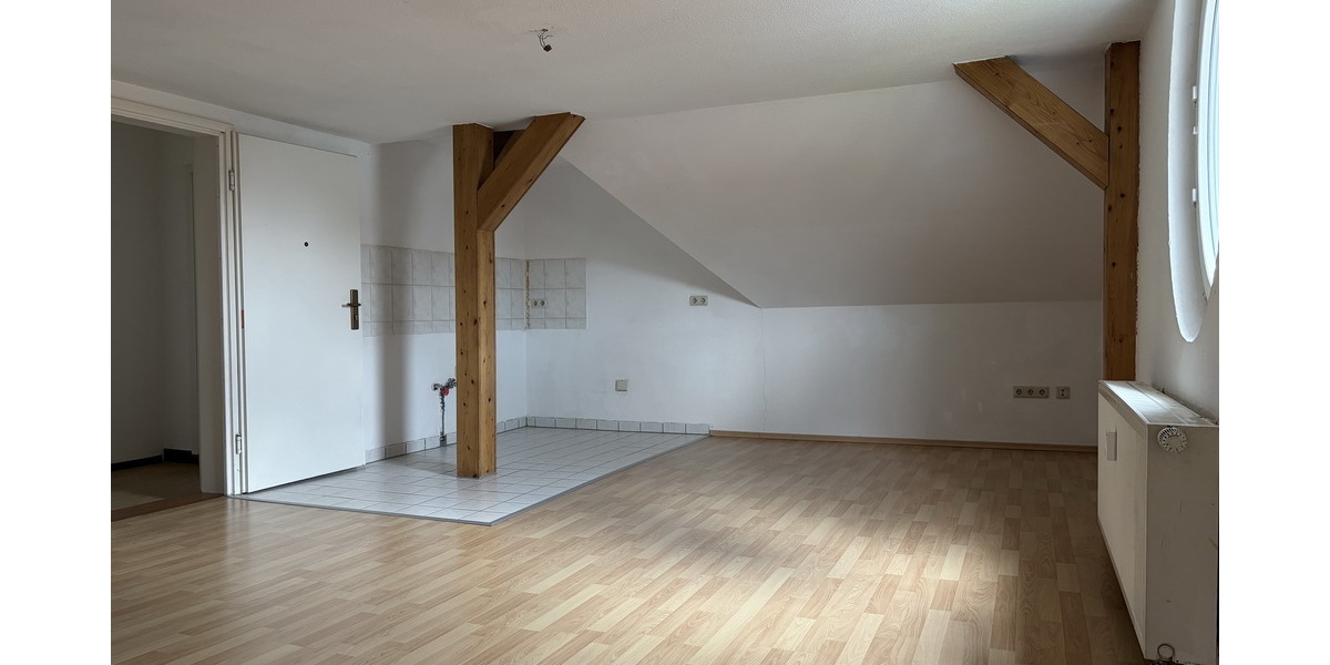 Wohnen über dem Buttermarkt - Dachgeschoßwohnung Gotha | Angebot:27025378
