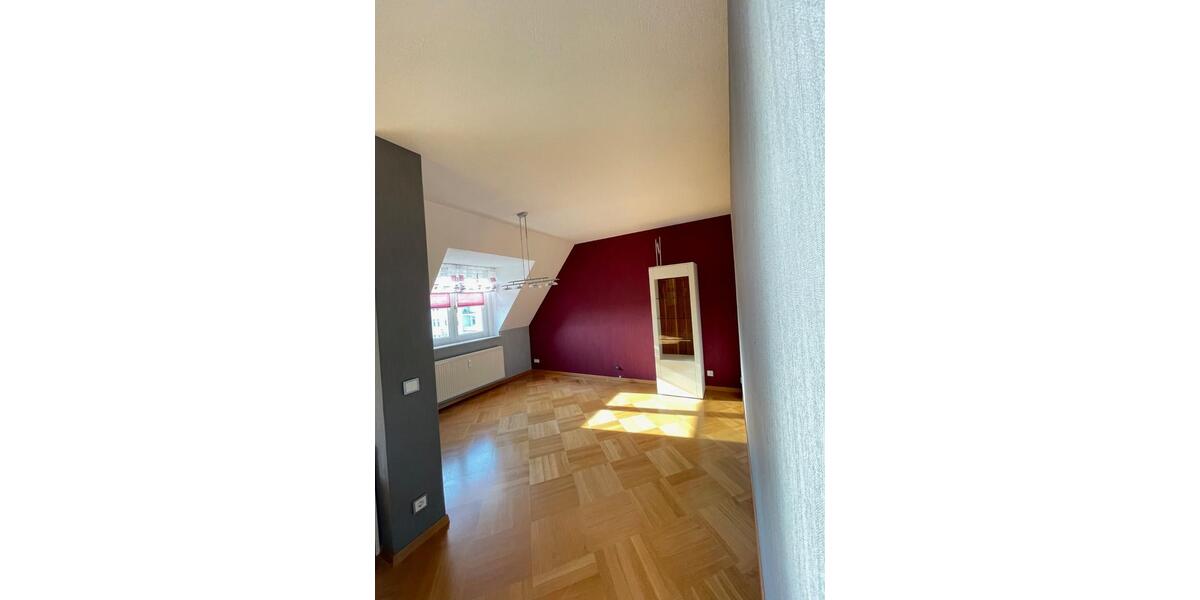 Dachgeschoßwohnung Erfurt Daberstedt - 5 Zimmer, 167 m&sup2;, 1.665&euro; | Angebot:24866952