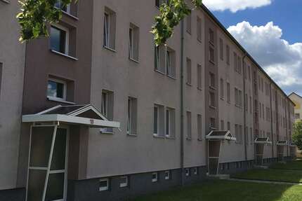 Wohnung Stadtilm - 3 Zimmer, 61 m&sup2;, 414&euro; | Angebot:25444754