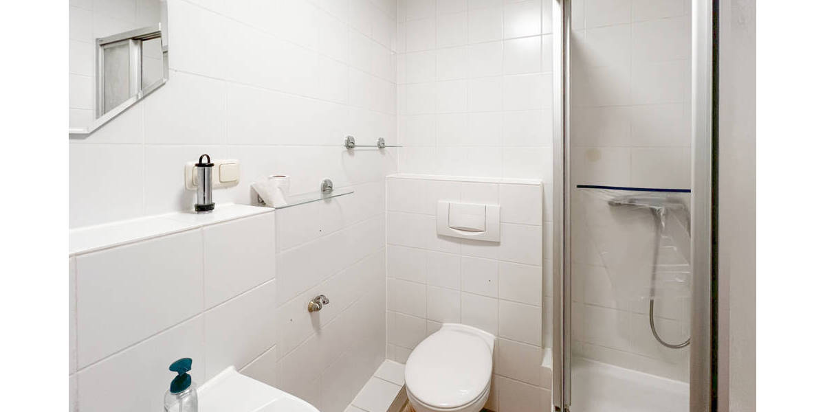 Moderne, bezugsbereite 1Raumwohnung mit Einbauküche & Stellplatz 1 zimmer