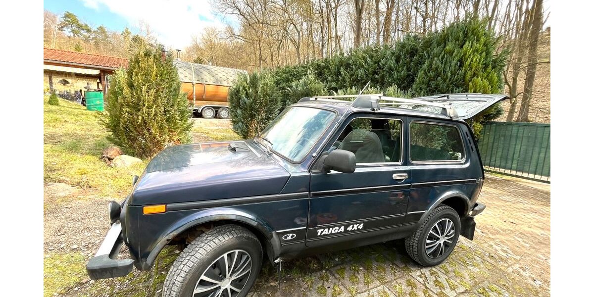 Lada Niva 103.000 km 4.600 &euro; Erfurt 99095