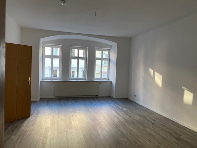 Großzügige Wohnung im Stadtzentrum - Etagenwohnung Gotha 99867 Gotha | Angebot:23533837