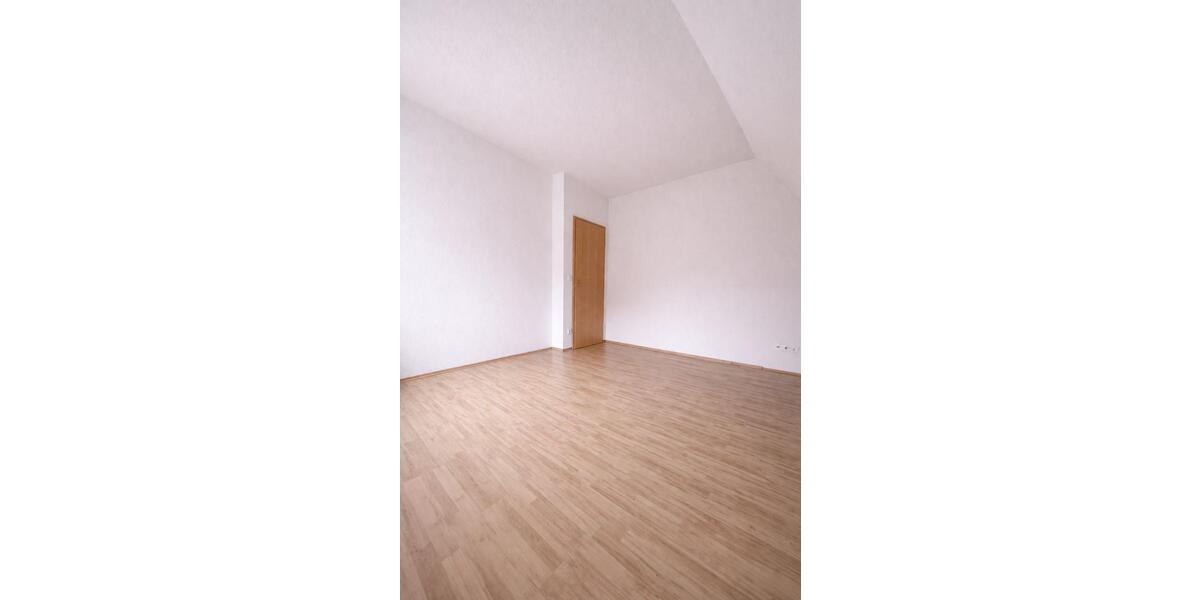 Dachgeschoßwohnung Drei Gleichen - 4 Zimmer, 111 m&sup2;, 1.000&euro; | Angebot:26006872