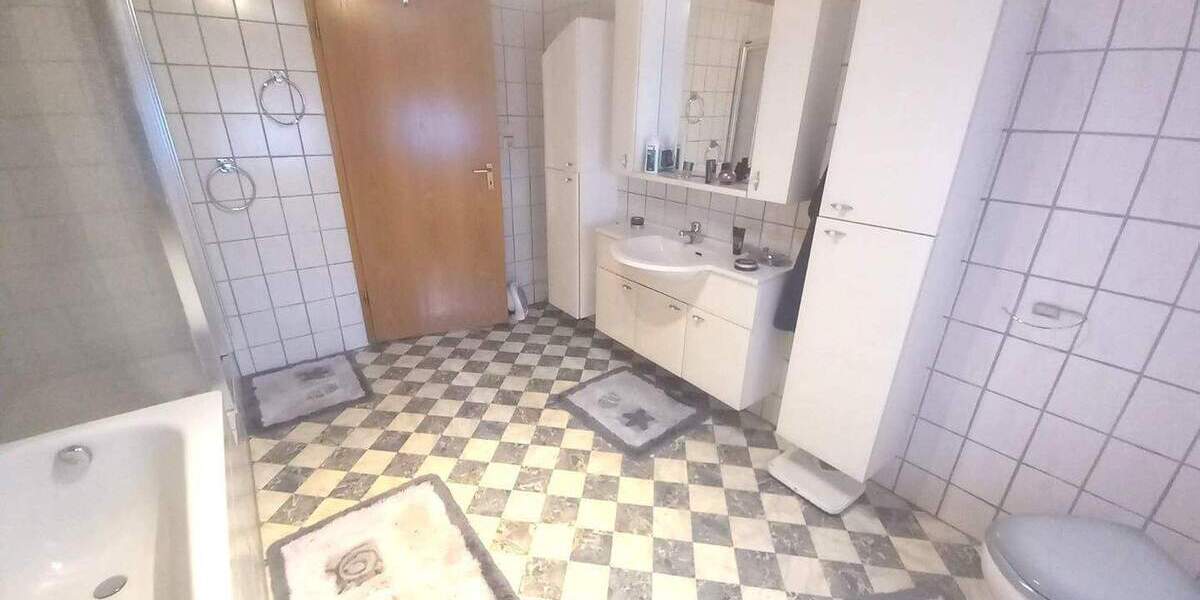 Einfamilienhaus Ballhausen - 5 Zimmer, 120 m&sup2;, 160.000&euro; | Angebot:25704590