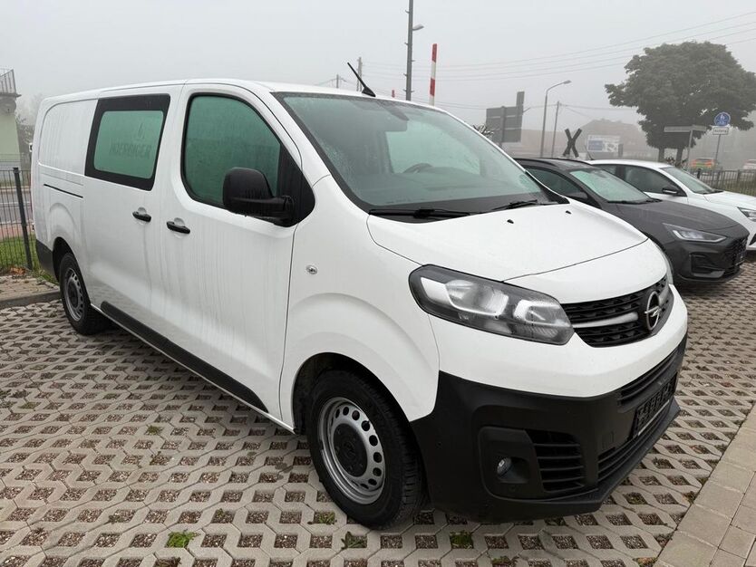 Opel Vivaro 42.800 km 21.990 € Weimar 99425