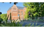 Großzügig Wohnen im alten Schulgebäude