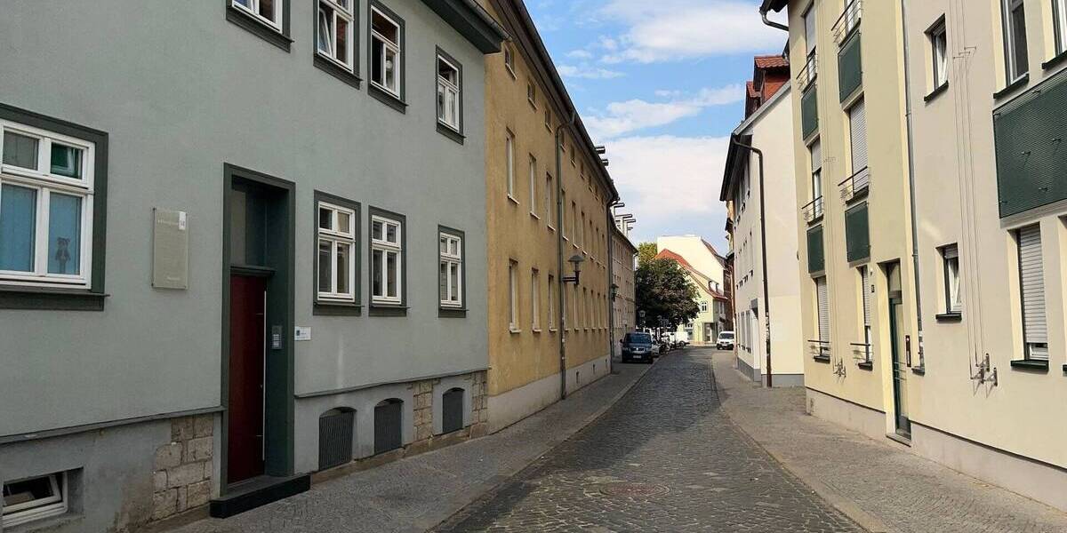 Frei ab sofort - Tiefgaragenstellplatz mitten in der Altstadt! zimmer