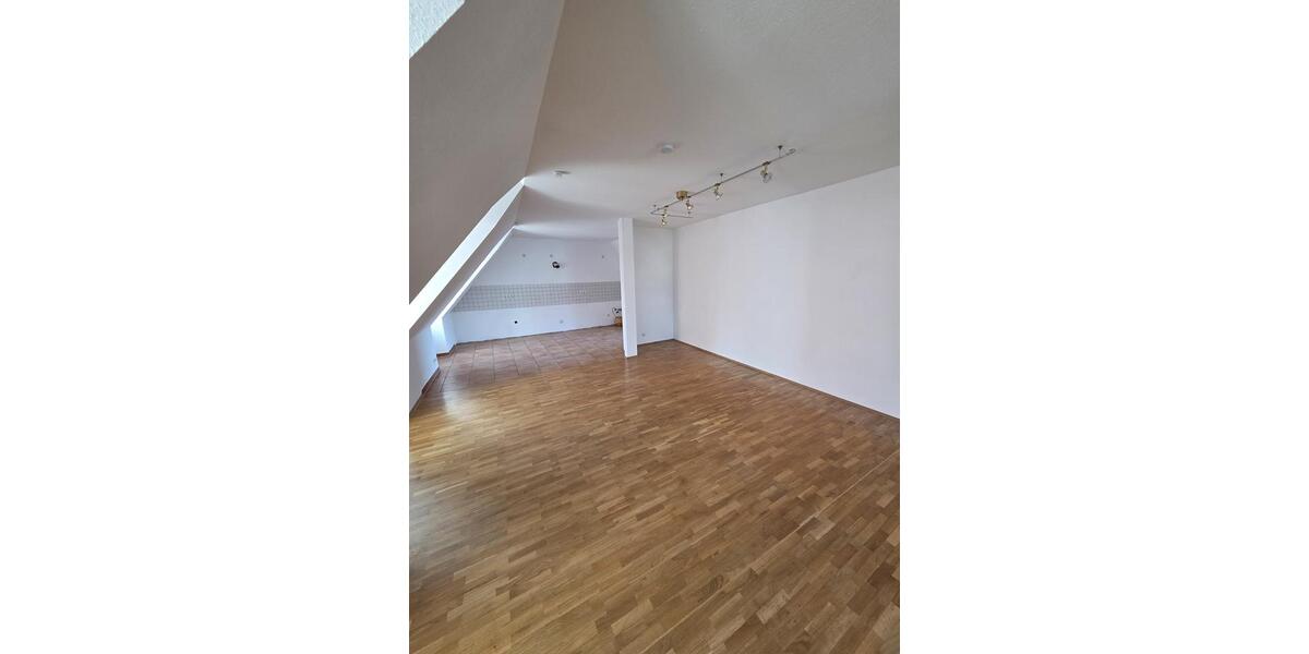 Dachgeschoßwohnung Erfurt - 2 Zimmer, 128 m&sup2;, 1.190&euro; | Angebot:26492734