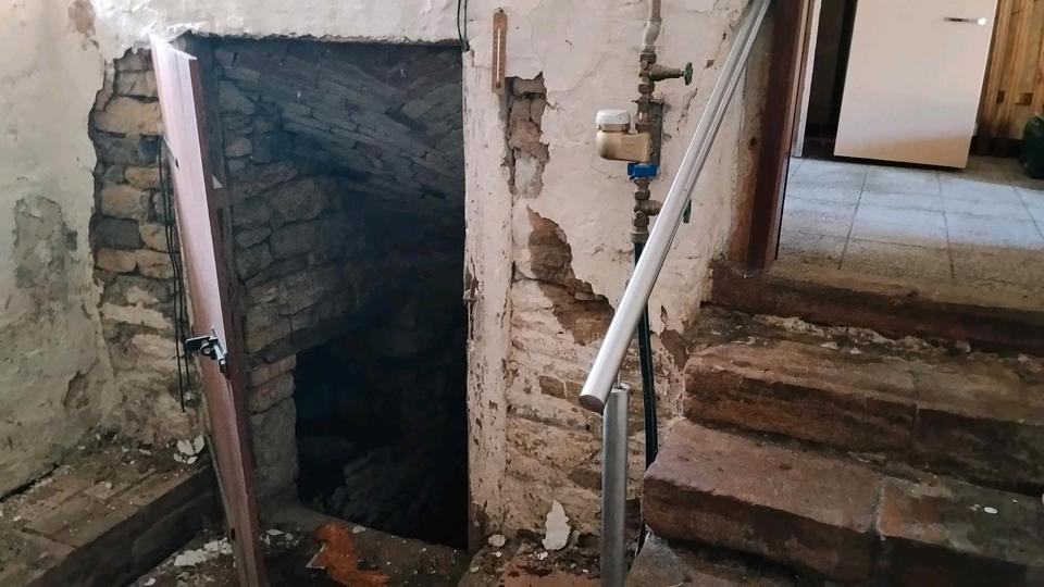 Einfamilienhaus Am Ettersberg - 7 Zimmer, 110 m&sup2;, 140.000&euro; | Angebot:27071067