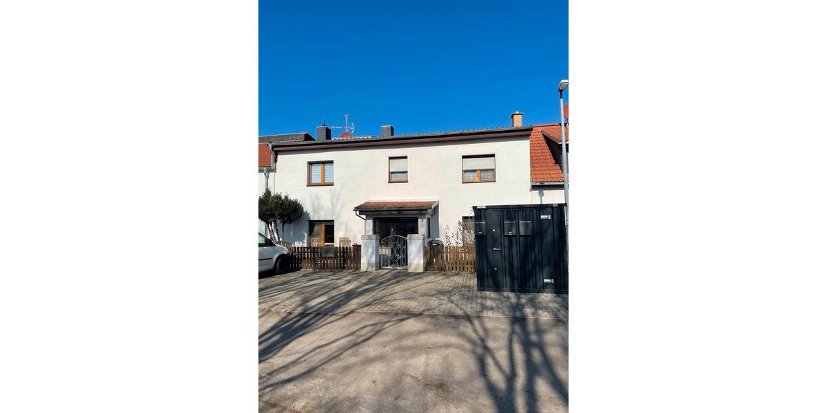 Erdgeschoßwohnung Kölleda - 4 Zimmer, 80 m&sup2;, 760&euro; | Angebot:25429284