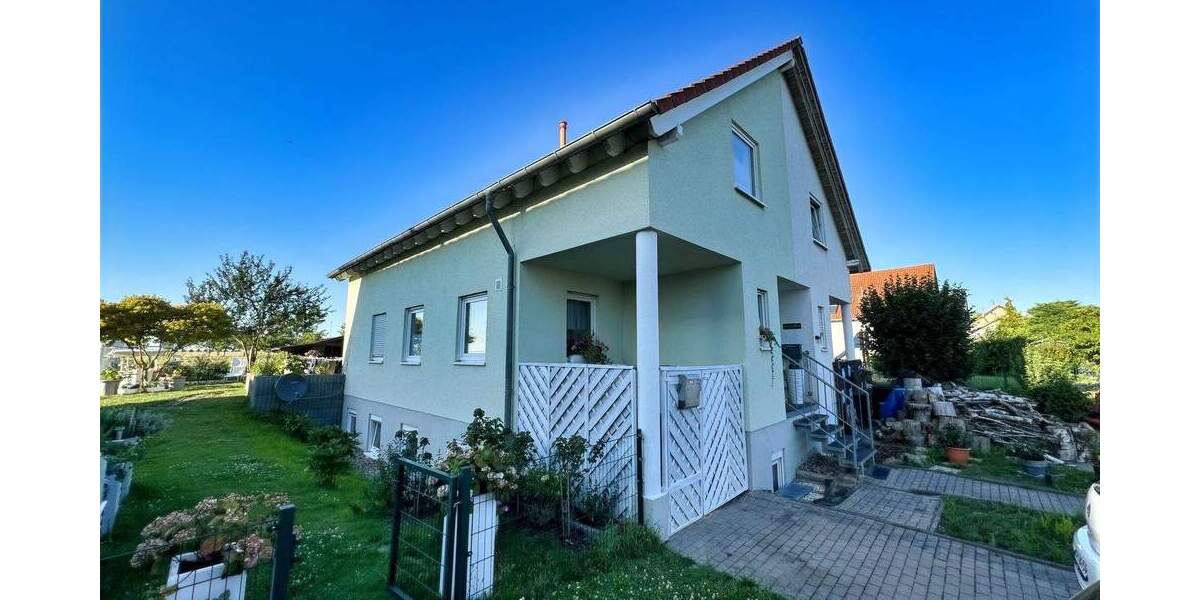 Doppelhaushälfte Drei Gleichen - 5 Zimmer, 120 m&sup2;, 195.000&euro; | Angebot:24567383