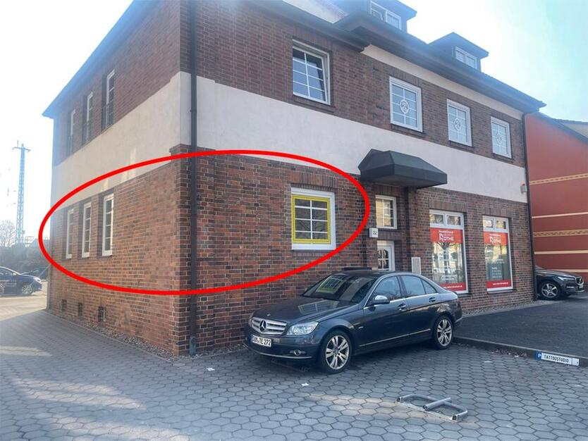 Büroräume im Erdgeschoss mit PKW-Stellplatz zu vermieten