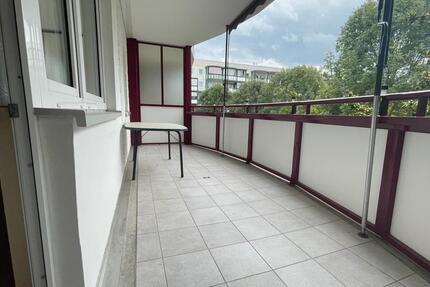 Moderne 3 Raum Wohnung im 2OG mit 12qm großen Balkon und Küche 3 zimmer