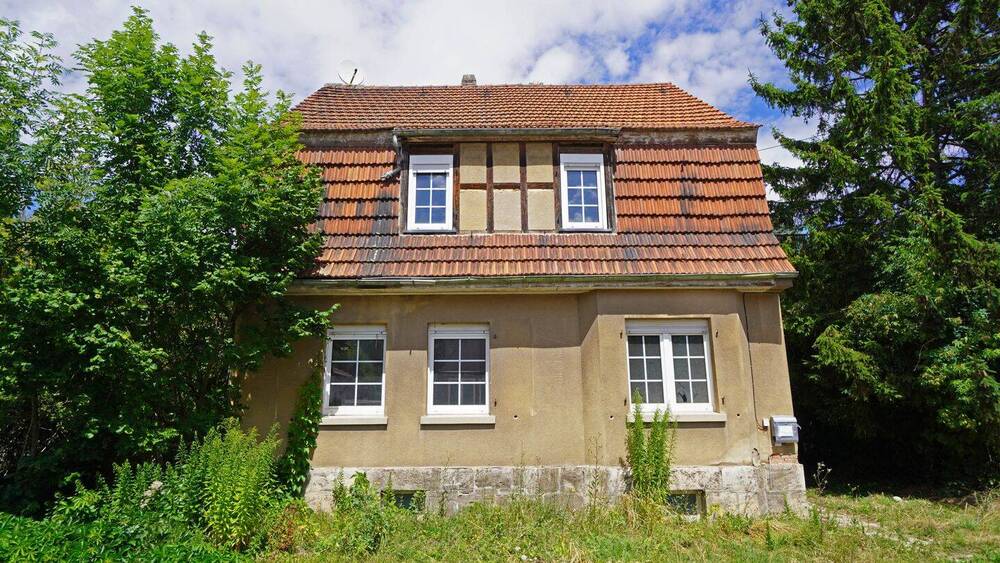 RESERVIERT! Freistehendes Einfamilienhaus mit viel Potential und großen Grundstück in Greußen 5 zimmer