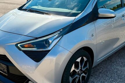Toyota Aygo (X) 33.569 km 10.290 € Weimar 99427