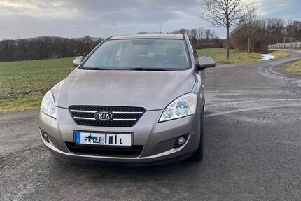 Kia ceed / Ceed 124.000 km 2.700 &euro; Ohrdruf 99885