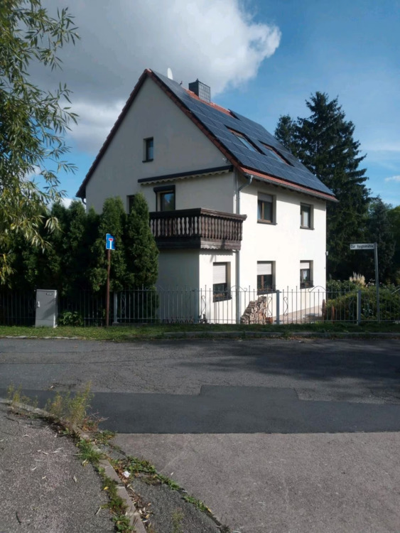 Vielseitiges Wohnensemble mit drei Wohneinheiten, großem Grundstück und moderner Ausstattung 6 zimmer