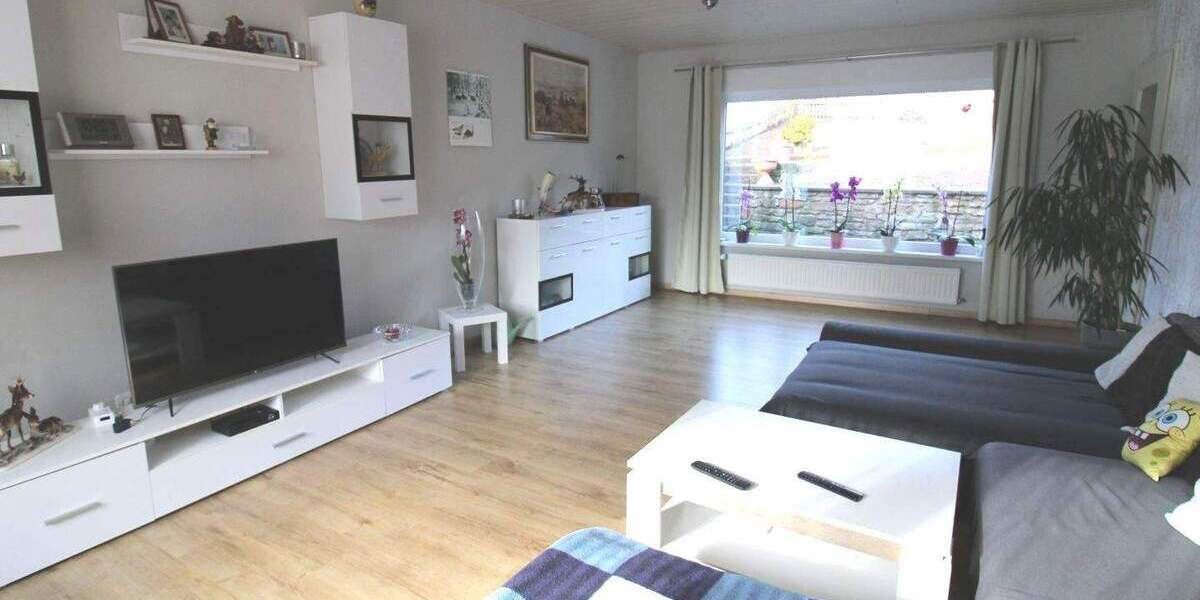 Mehrfamilienhaus, Wohnhaus Tonna Burgtonna - 9 Zimmer, 280 m&sup2;, 245.000&euro; | Angebot:26556935
