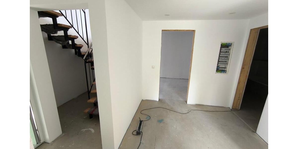 Reihenhaus Arnstadt - 6 Zimmer, 175 m&sup2;, 1.500&euro; | Angebot:27624846