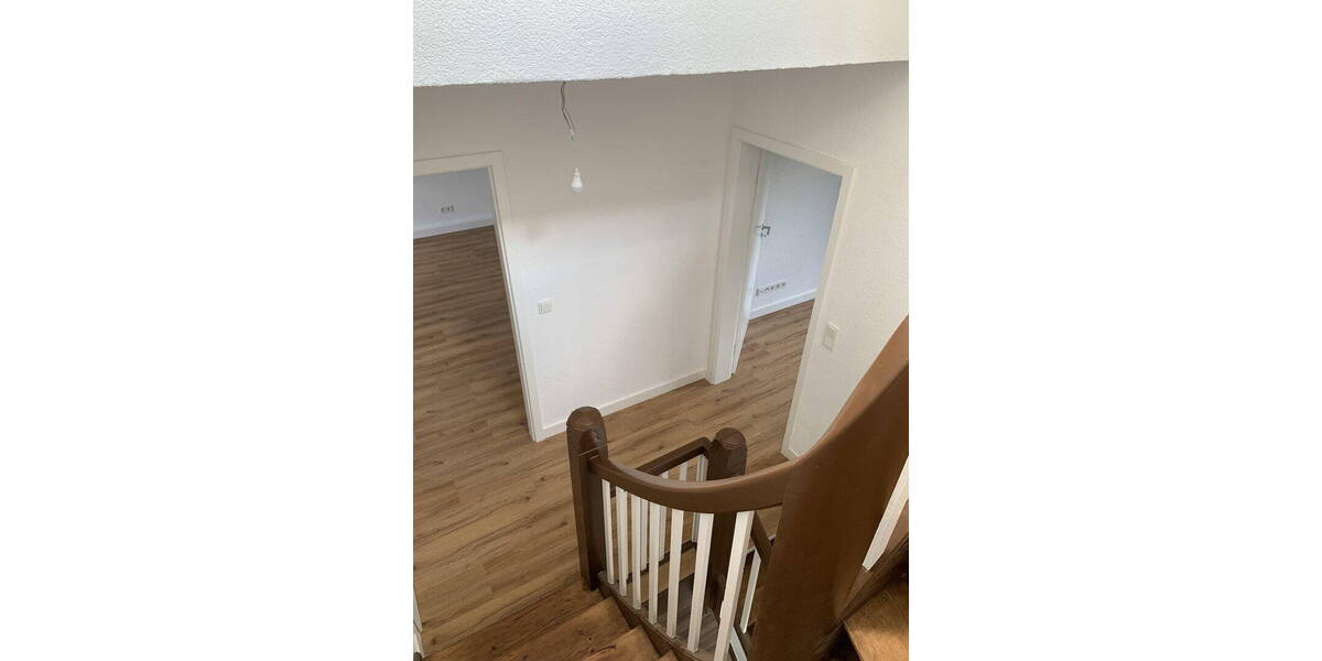 Reihenmittelhaus Gotha - 6 Zimmer, 170 m&sup2;, 1.800&euro; | Angebot:26750400