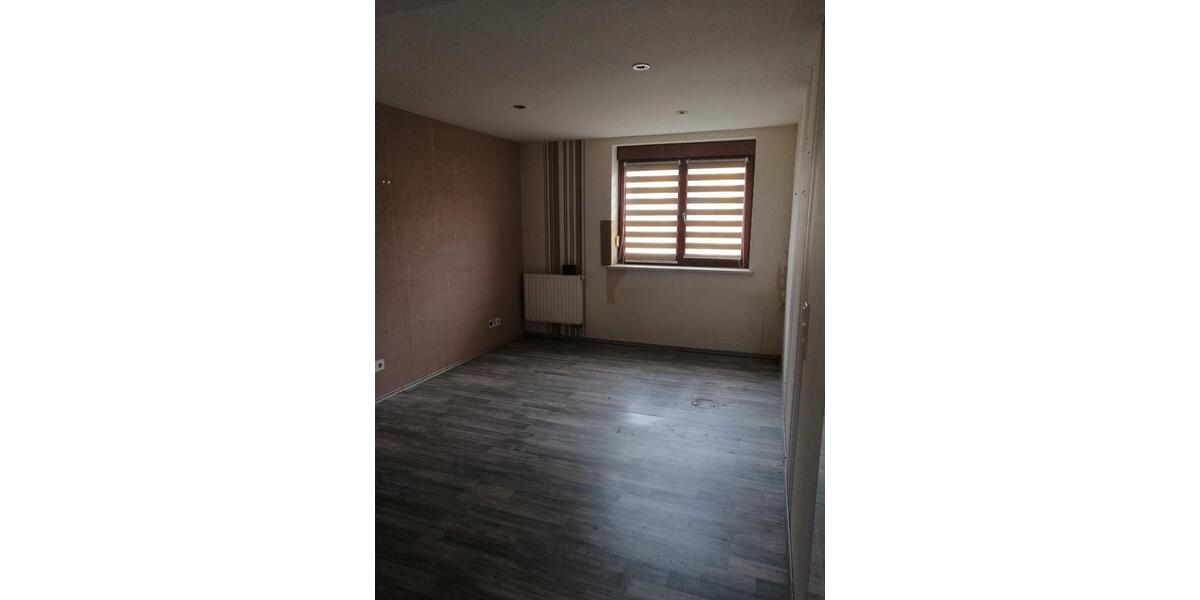 Einfamilienhaus Straußfurt - 6 Zimmer, 140 m&sup2;, 140.000&euro; | Angebot:26360226
