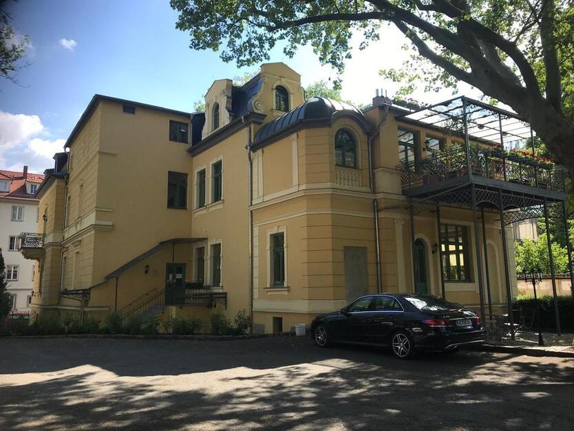 3 Raum Wohnung, DG mit Terrasse, Aufzug, 01.02.26 zu vermieten zimmer