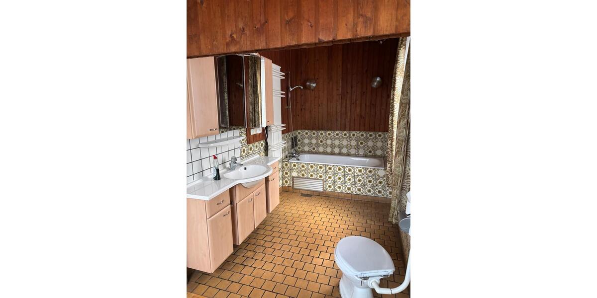 Mehrfamilienhaus, Wohnhaus Geratal Geraberg - 9 Zimmer, 200 m&sup2;, 160.000&euro; | Angebot:24469804