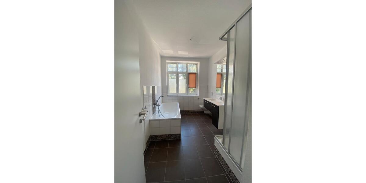 Schöne 2-Zimmer-Wohnung mit Balkon in Erfurt – einladen, hell & zentral 2 zimmer