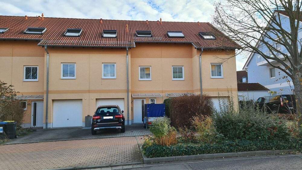 Reihenmittelhaus Weimar Südstadt - 5 Zimmer, 135 m&sup2;, 490.000&euro; | Angebot:24780487