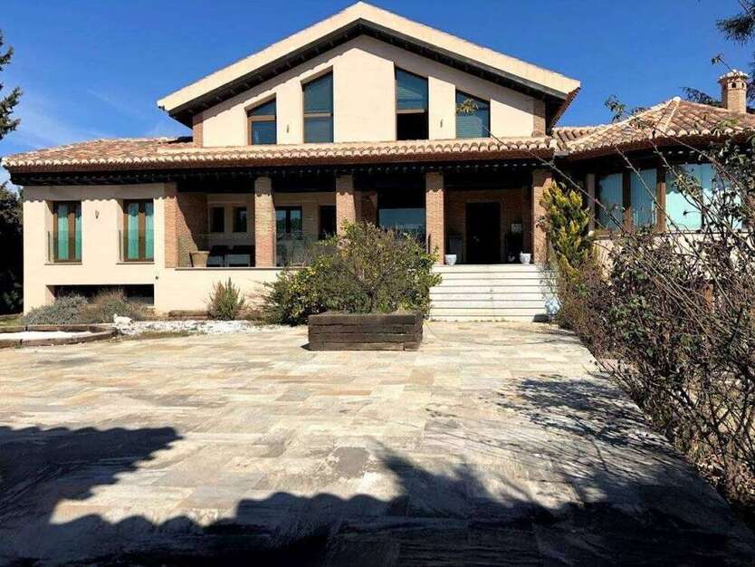 Haus zum Kaufen in Ogíjares 1.150.000 € 701 m²