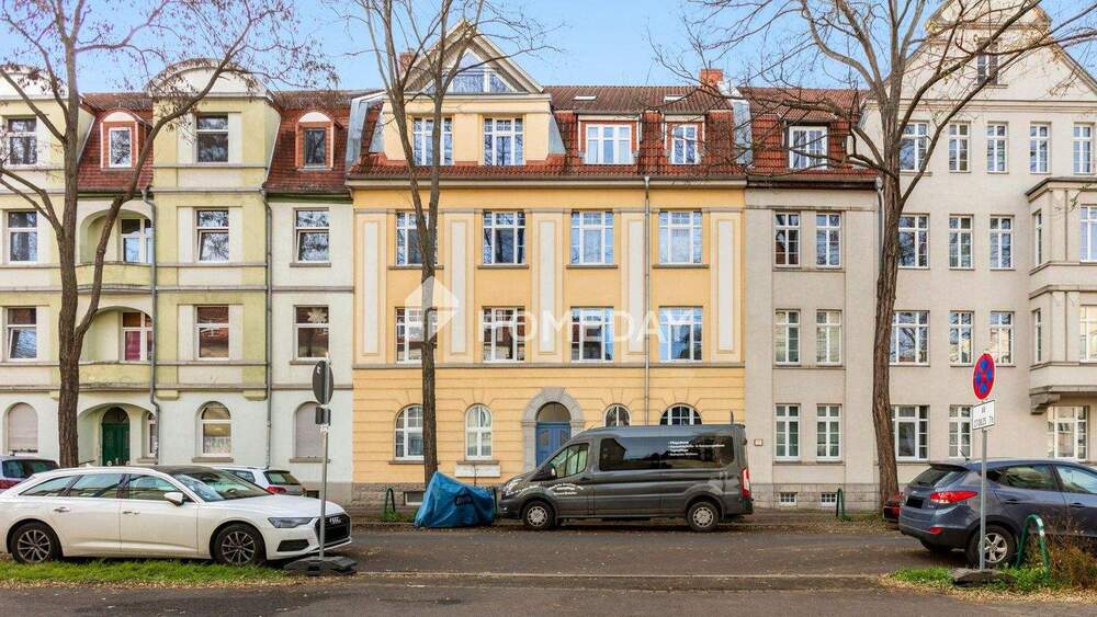 Historischer Charme, modern saniert, stadtnahes 3-Zimmer-Dachgeschosswohnung mit Balkon 3 zimmer