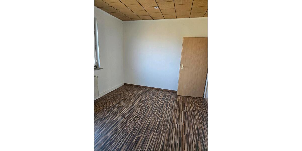 Etagenwohnung Straußfurt - 3 Zimmer, 70 m&sup2;, 780&euro; | Angebot:25543322