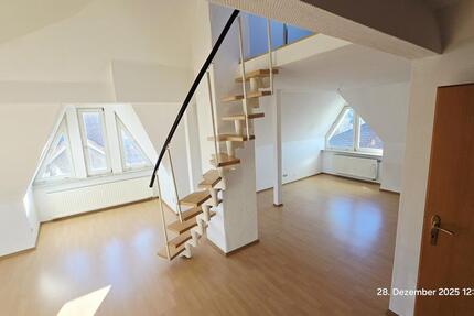 Lichtdurchflutete Dachgeschosswohnung 2 zimmer