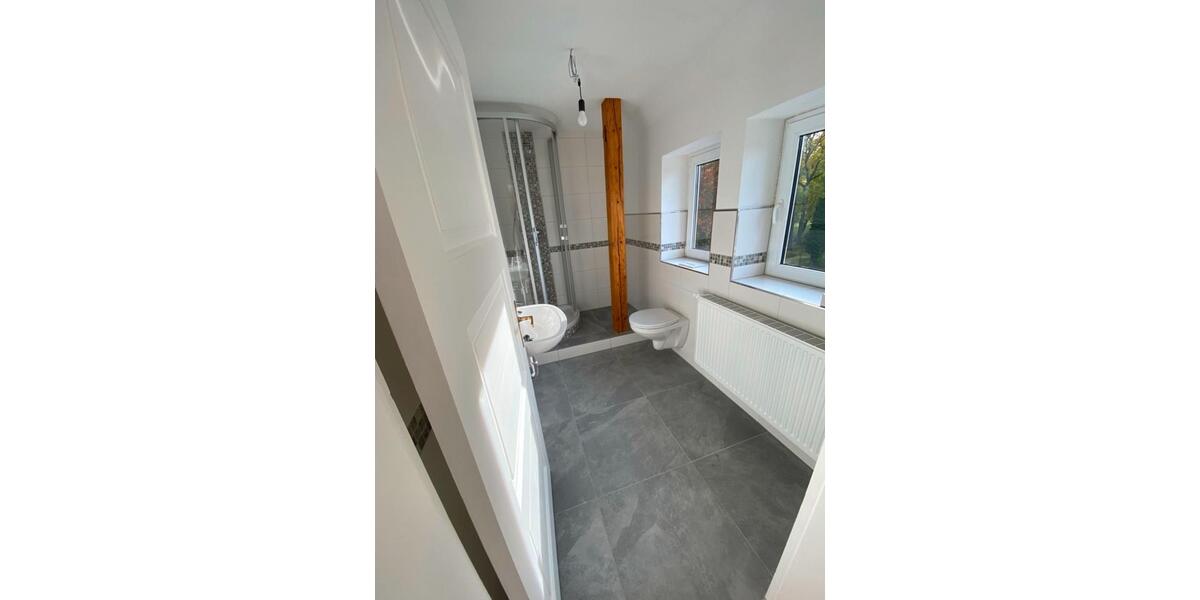 Etagenwohnung Ohrdruf - 6 Zimmer, 215 m&sup2;, 1.200&euro; | Angebot:12321985