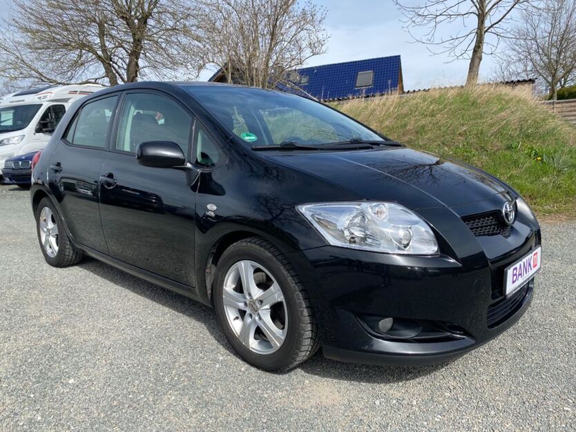 Toyota Auris 231.000 km 2.700 € Weimar 99423