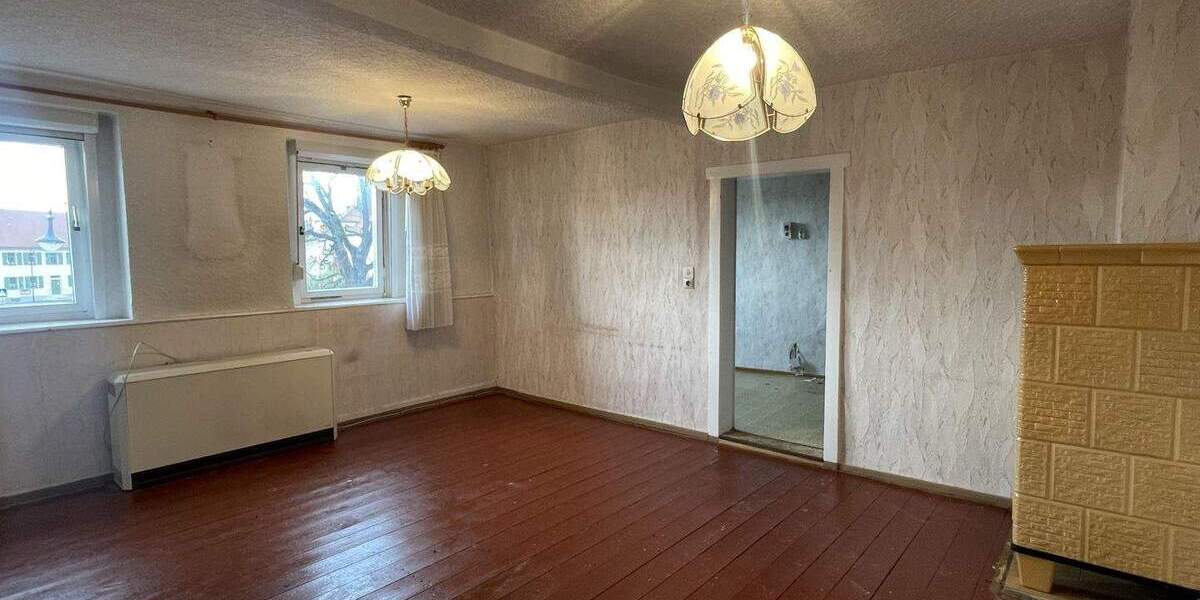 Einfamilienhaus Kölleda - 8 Zimmer, 172 m&sup2;, 110.000&euro; | Angebot:25771798