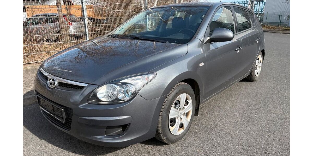 Hyundai i30 99.980 km 2.890 &euro; Drei Gleichen OT Günthersleben 99869