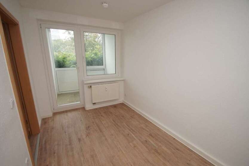 - Provisionsfrei- Fast 5 % Rendite möglich ! 2-Zi.-Wohnung mit Wintergarten im Herzen von Erfurt! 2 zimmer