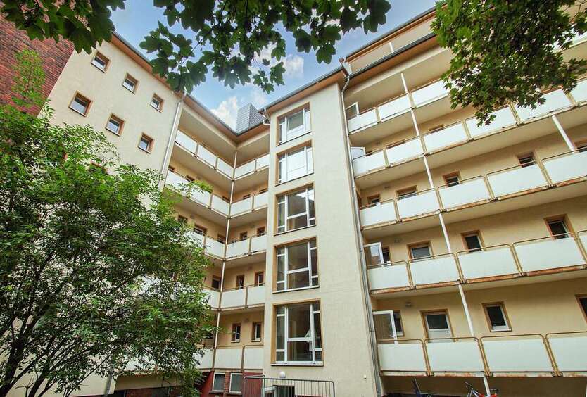 - Provisionsfrei- Fast 5 % Rendite möglich ! 2-Zi.-Wohnung mit Wintergarten im Herzen von Erfurt! 2 zimmer