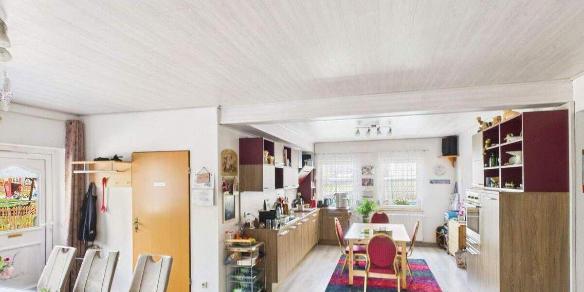 Einfamilienhaus Blankenhain - 9 Zimmer, 219 m&sup2;, 350.000&euro; | Angebot:24268866