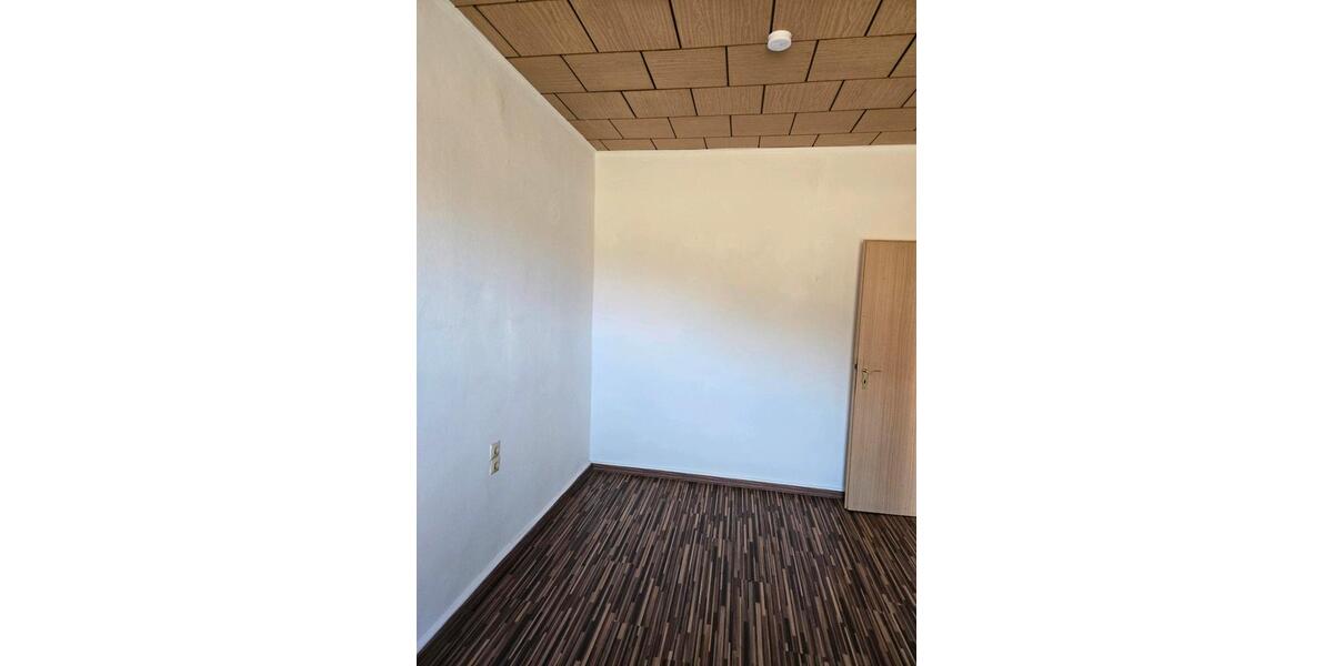 Etagenwohnung Straußfurt - 3 Zimmer, 70 m&sup2;, 780&euro; | Angebot:25543322