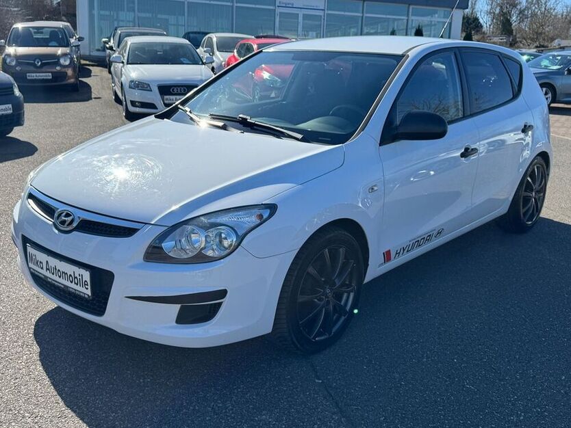 i30