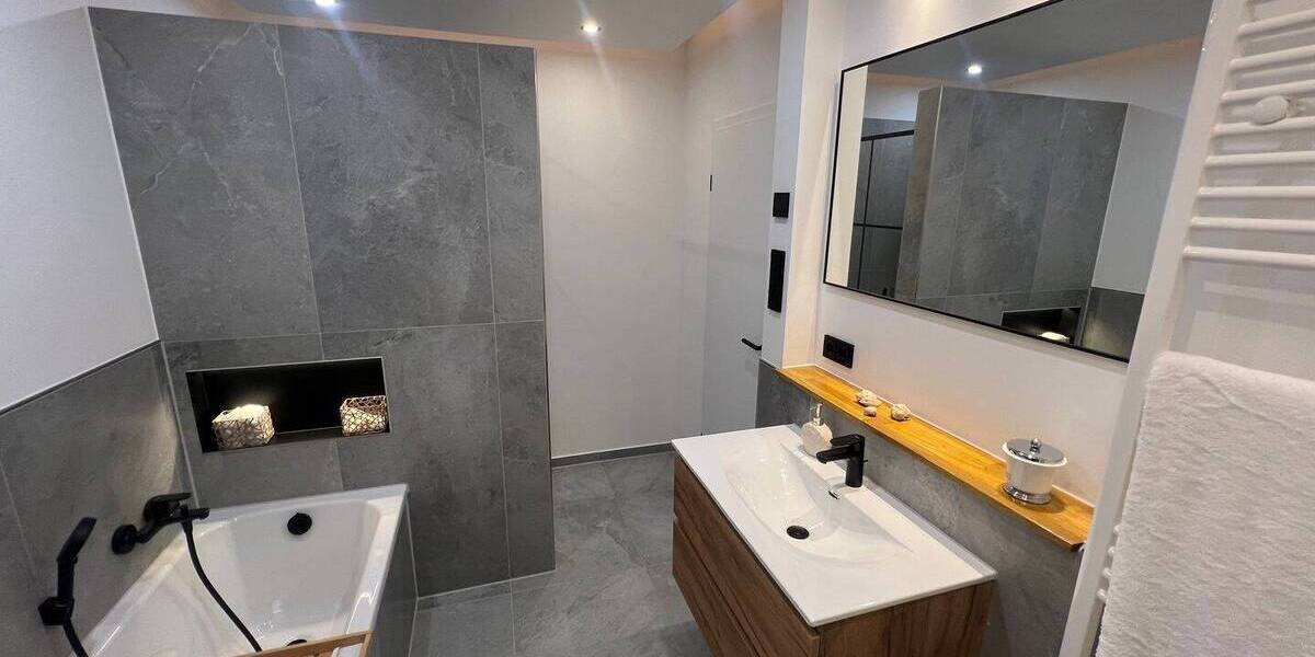 Erstbezug nach hochwertiger Sanierung, seltene Gelegenheit 3 zimmer