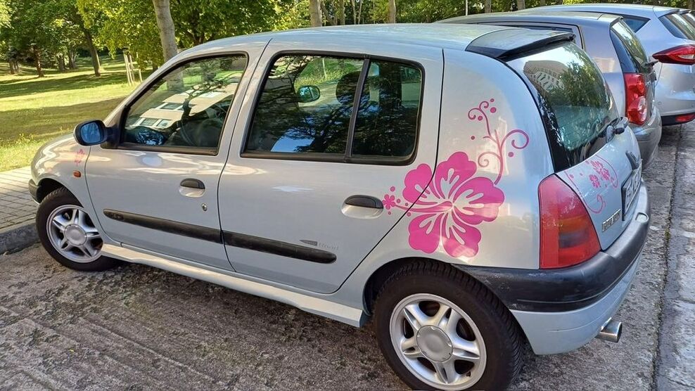 Renault Clio 77.000 km 2.500 € Erfurt 99095