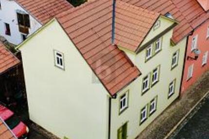 SEHR GEPFLEGT, HOCHWERTIG, ZENTRALE LAGE - Haus Arnstadt | Angebot:26857776