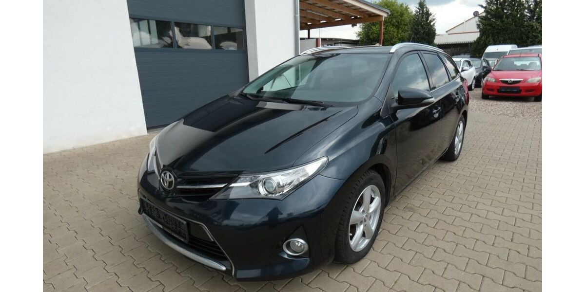 Toyota Auris 185.000 km 5.890 &euro; Erfurt 99087