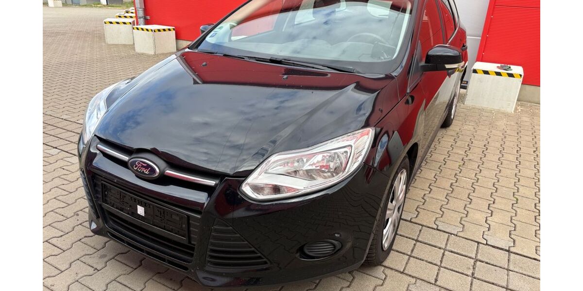 Ford Focus 133.000 km 2.350 &euro; Gotha 99867