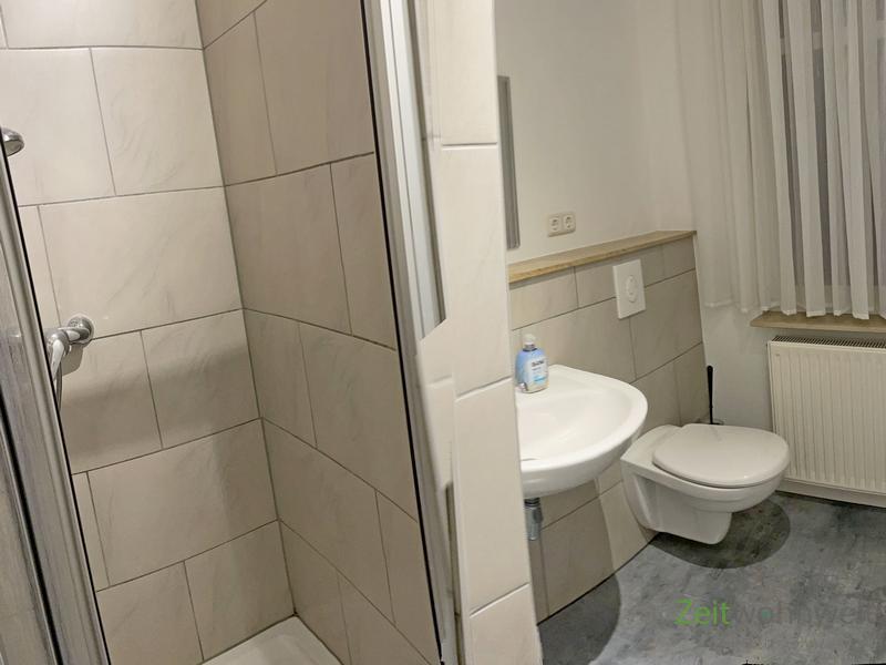 (EF0281_Y) Erfurt: Löbervorstadt, möbliertes Zimmer in schöner Wohnlage mit eigenem Bad, an Wochenendheimfahrer 1 zimmer